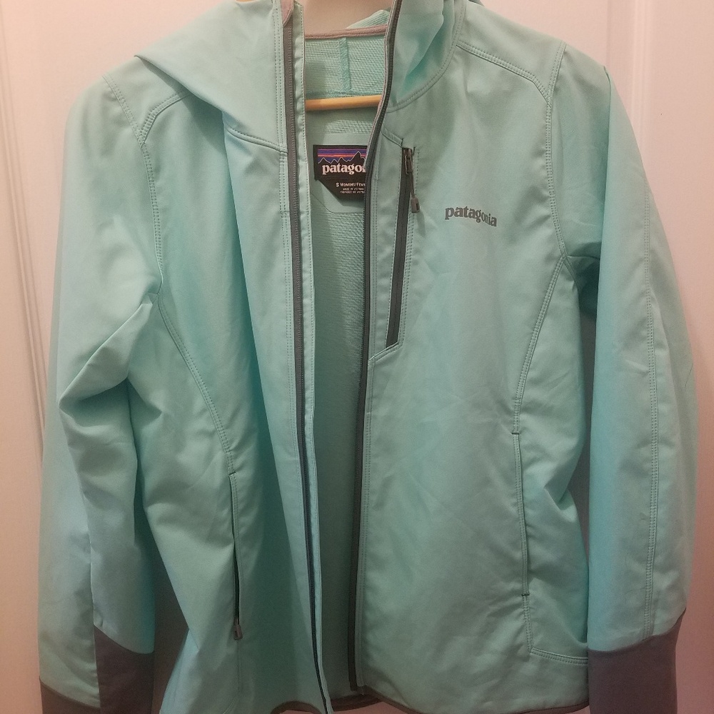 *NWT* PATAGONIA LEVITATION jacket w/ hood
